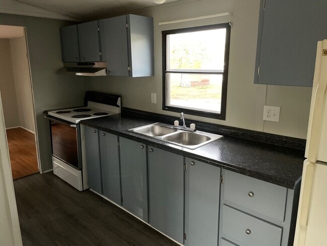 Photo - 2 BDRM 1 1/2 BATH SINGLEWIDE MOBILE HOME I...