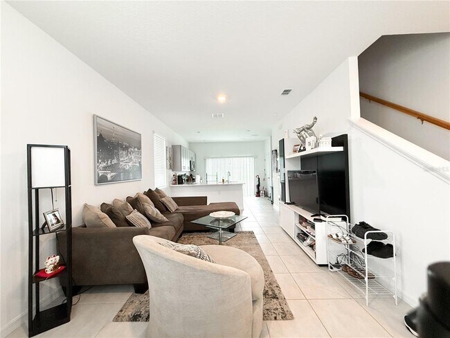 Photo - 2033 Viewfinder St