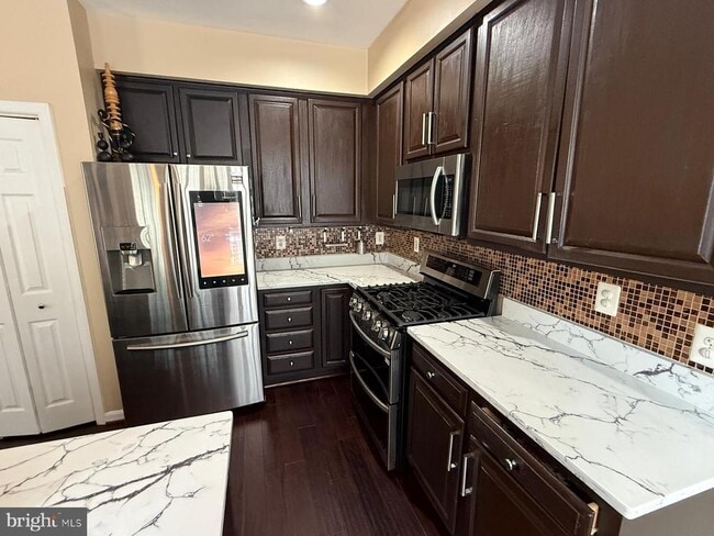 Building Photo - 47684 Sandbank Square Rental