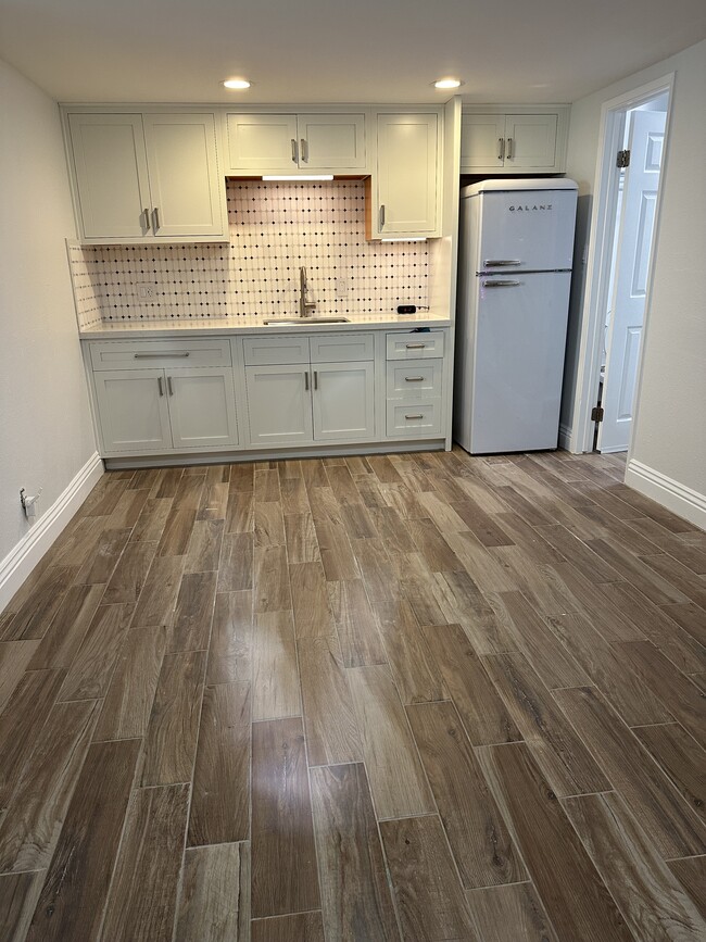 Building Photo - 1630 Ocean Ave Unit A