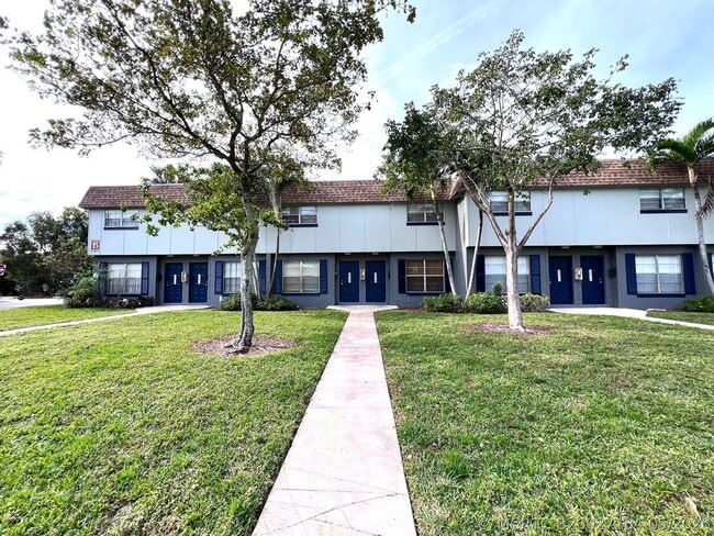 Photo - 4844 NW 9th Dr