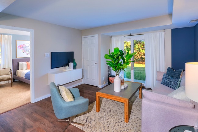 Fairways of Naperville Living Area