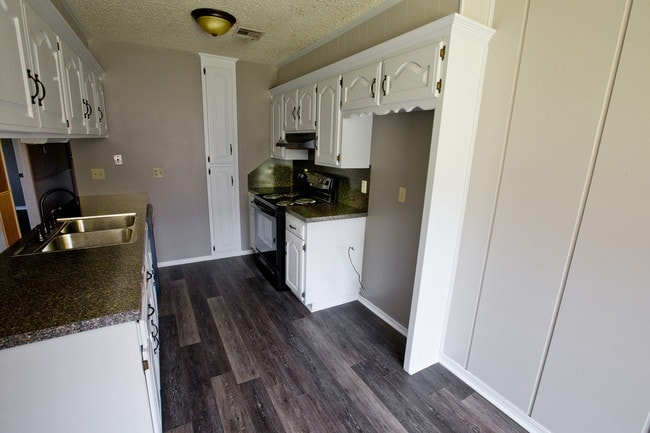 Building Photo - 4025 Sheridan Rd Unit D