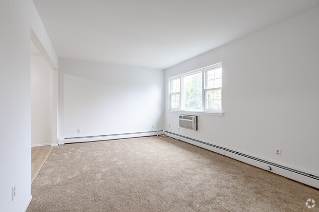 2 habitaciones, 2 baños - 934 pies cuadrados - Brookside Garden Apartments