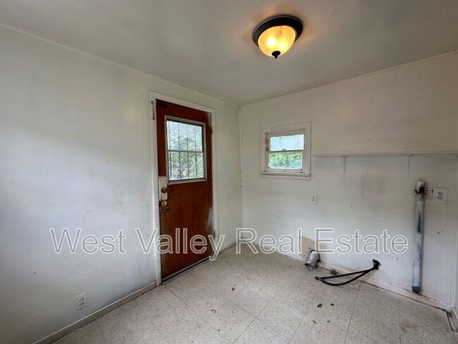 Photo - 521 Rose Ave