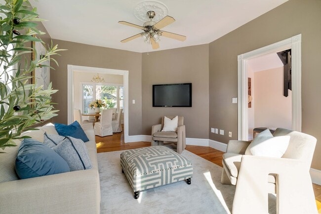 Building Photo - 112 College Ave Unit 87