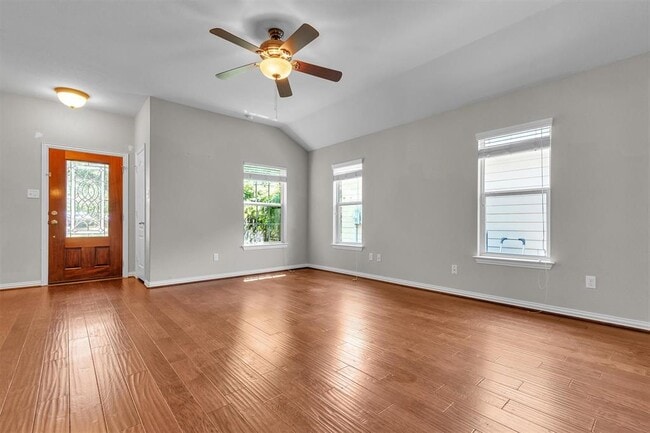 Photo - 204 Chickadee Ln