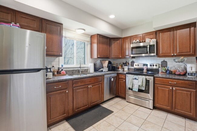 9244 Limestone Pl
