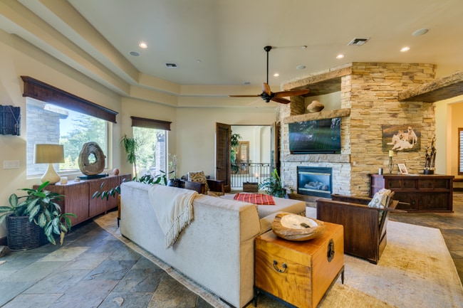 Photo - 549 Regents Gate Dr