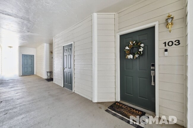 Photo - 18919 E Warren Cir