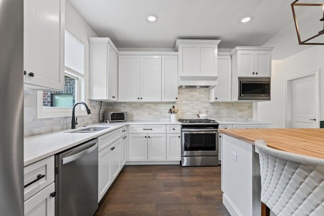 Photo - 5709 Bower Ln