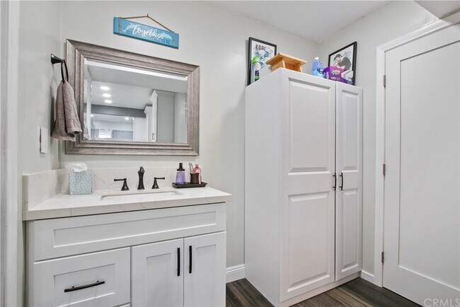 Photo - 1350 W Lambert Rd Unidad 119