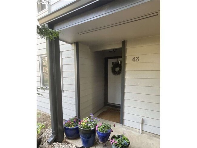 Building Photo - 29700 SW Courtside Dr Unit #43 Rental
