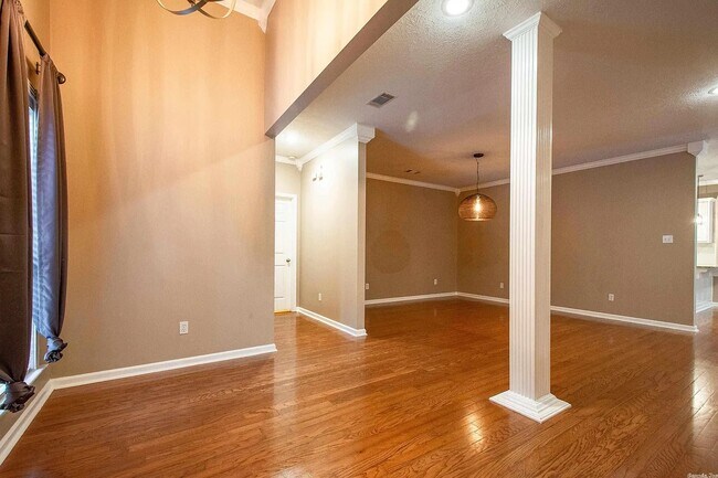 Photo - 20 Bouresse Dr