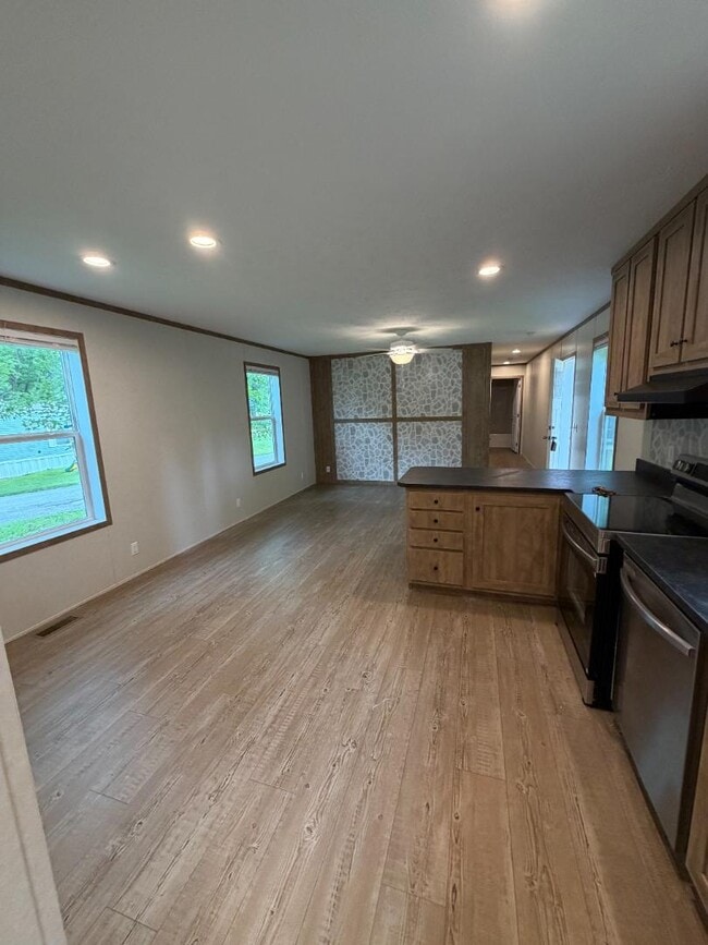 Photo - 136 Court Rd