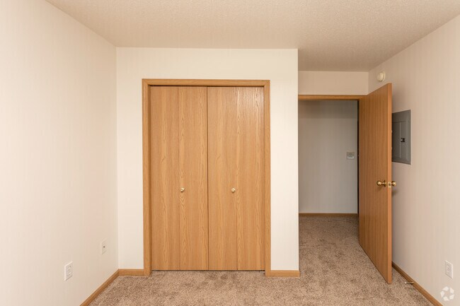 2BR, 2BA - 986 SF
