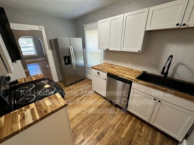 Photo - 5233 E 6 St Unidad 1