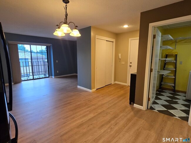 54 N Mountain Rd Unit 302
