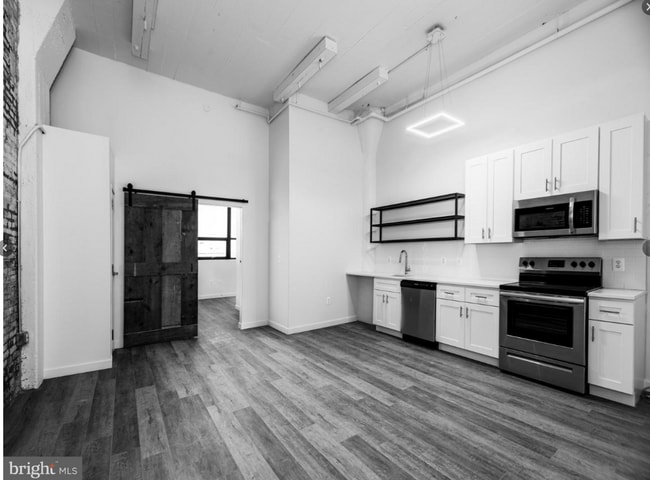 Photo - Brush Factory Lofts (LO) Unidad 1 Bed