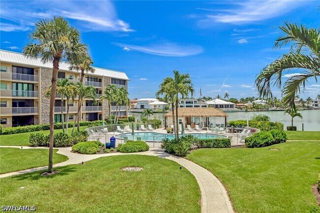 Building Photo - 3000 Gulf Shore Blvd N Unit 213