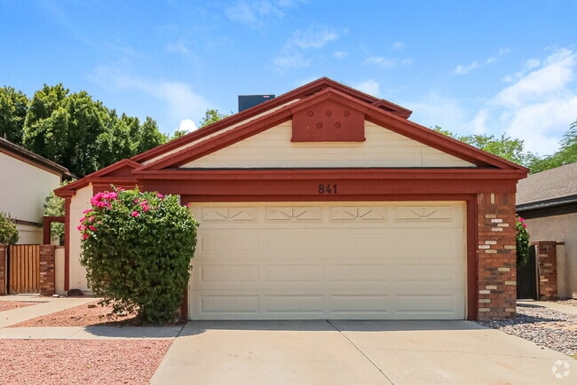 Building Photo - 841 E Manor Dr Rental