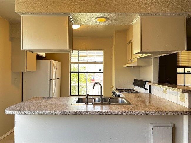Photo - 1102 Hickory Grove Dr