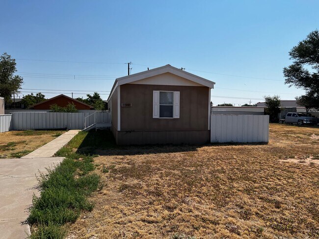 Photo - Elegant 3-Bed, 2-Bath Home for Rent: Move-...
