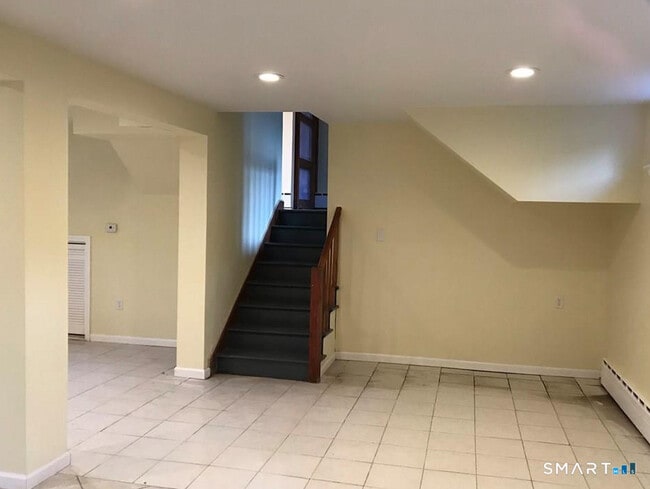 1040 Mountain Rd