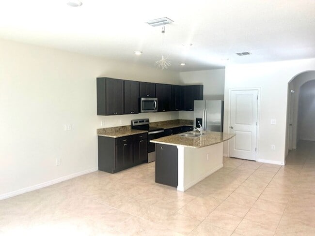 Photo - 3/2.5 GATED COMMUNITY - TOWNHOUSE - GREAT SCHOOLS IN PALMER RANCH