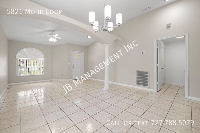 Photo - 5821 Mohr Loop