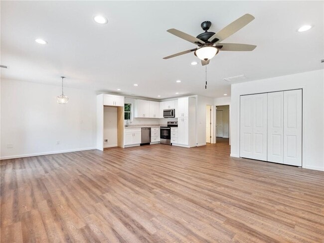 Photo - 8083 Beachwood Dr