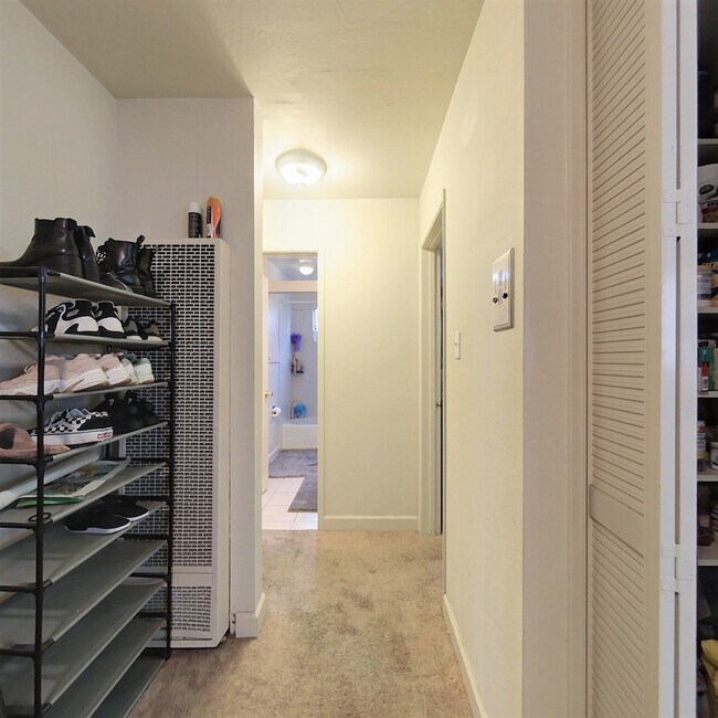 Photo - 2525 Benvenue Ave Unidad 2