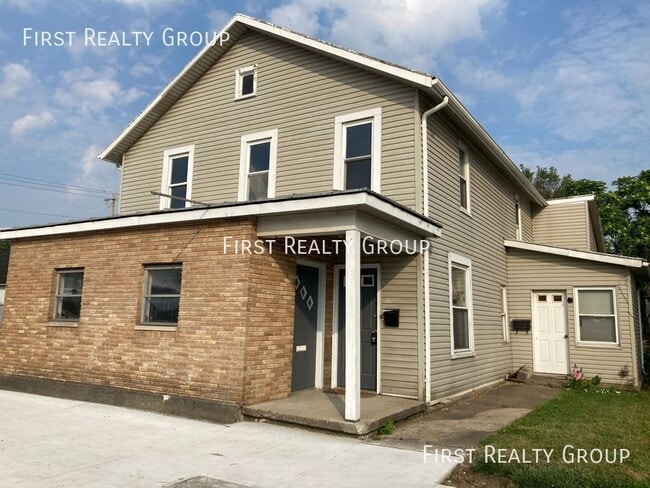 Building Photo - 533 N Main St Unit Apt. B