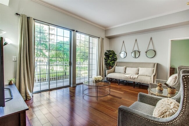 Photo - 3225 Turtle Creek Blvd Blvd Unidad 306