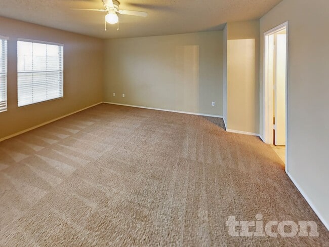 Photo - 7422 Amber Dr