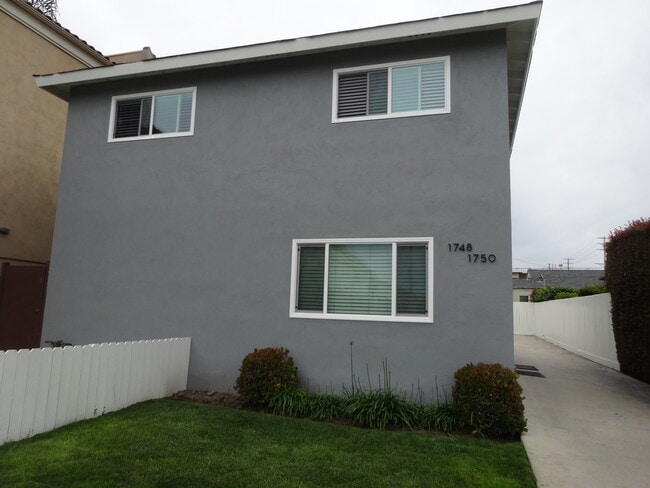 Building Photo - 1748 S Westgate Ave Rental