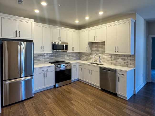 Photo - Woods of West Carmel