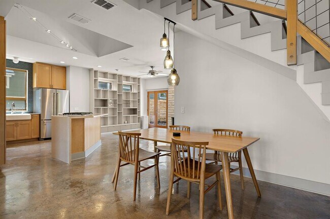 Photo - 3116 Sacbe Cove