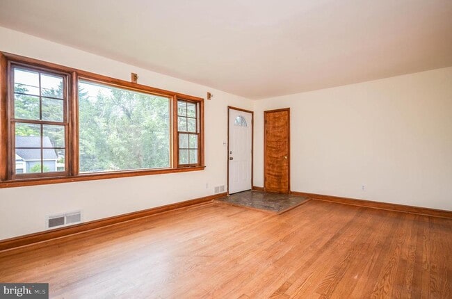 Building Photo - 2034 Glen Ross Rd