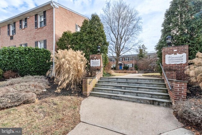 Building Photo - 1334 Montgomery Ave Unit D3