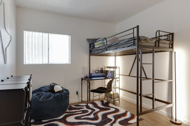 2BR, 2BA - 755SF - Bedroom