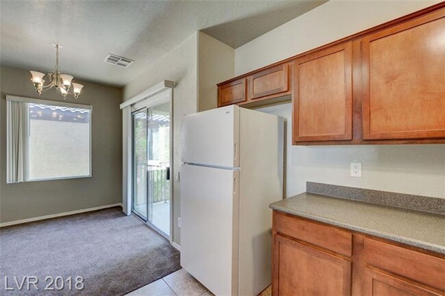 Adorable 3 bedroom condo in a gated Northw... - Adorable 3 bedroom condo in a gated Northw...