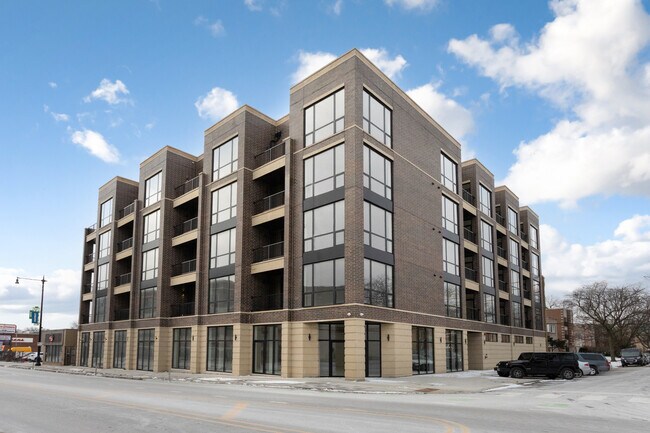 Building Photo - 2505 W Farragut Ave Unit 401