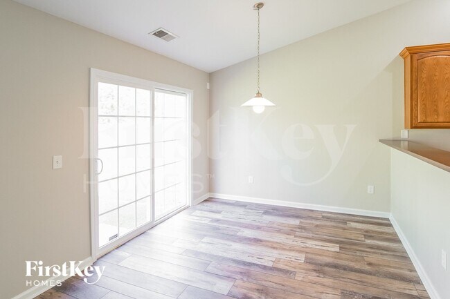 Photo - 3384 Fletton Way