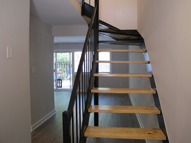 220 Elizabeth St