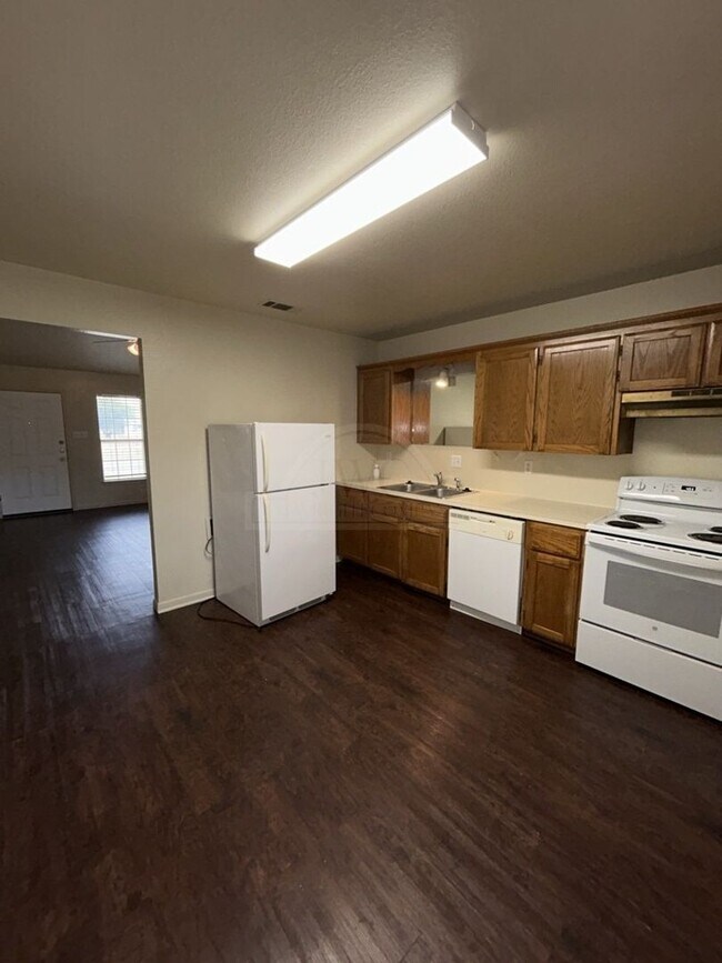 Photo - 2005 Windward Dr