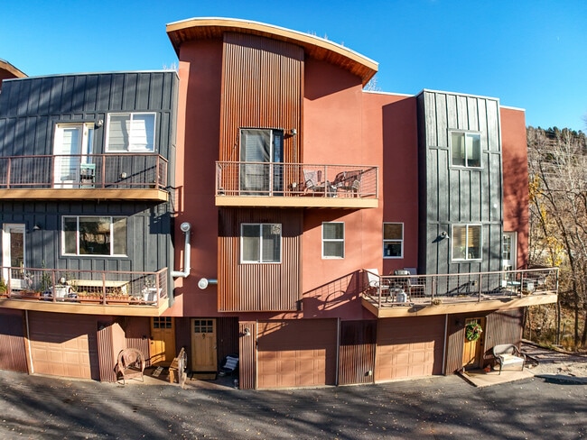190 E 7th Ave