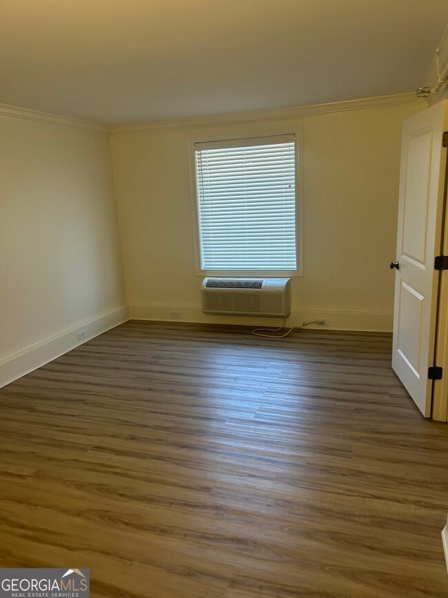 Photo - 712 Ave A NE