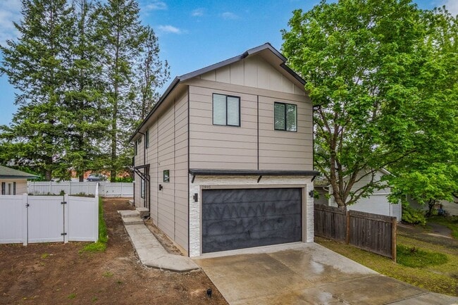 Beautiful Home in CDA for Rent - Beautiful Home in CDA for Rent