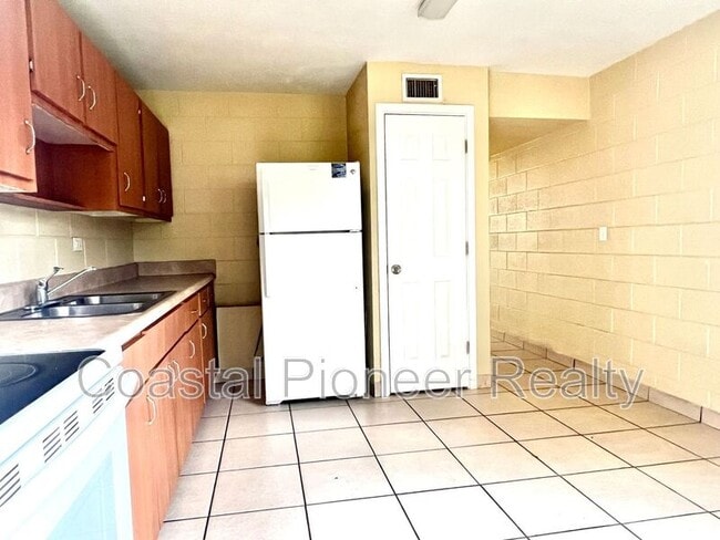 Photo - 706 M.L.K. Blvd S Unidad A2